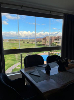 Superbe appartement, vue sur golf, piscine et Atlas